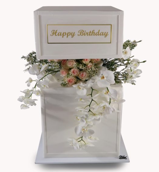 Fresh Flowers Elegant Cake.